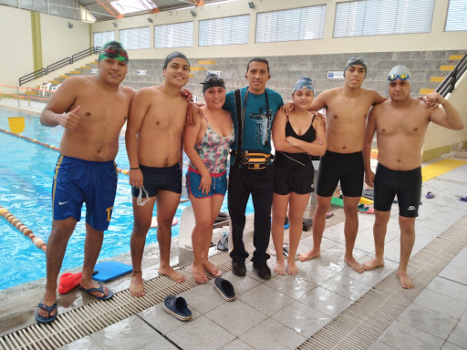 Fabricación de piscina , servicio general y mantenimientos