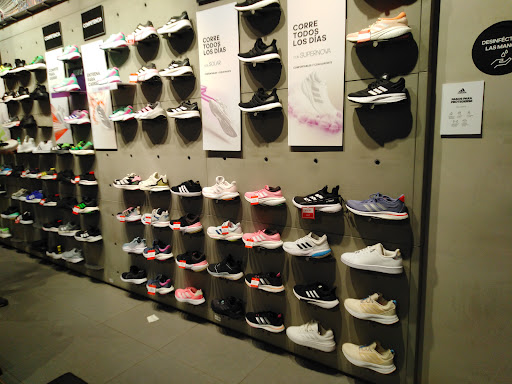 adidas Store Chiclayo, Real Plaza